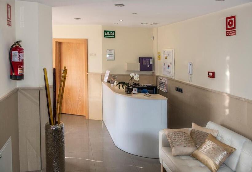 هتل Puerta De La Santa