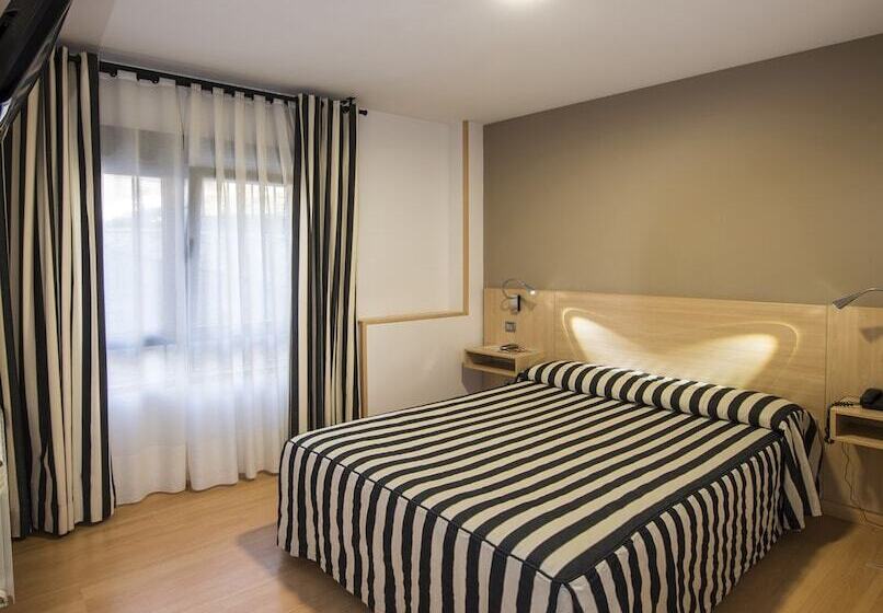 هتل Puerta De La Santa