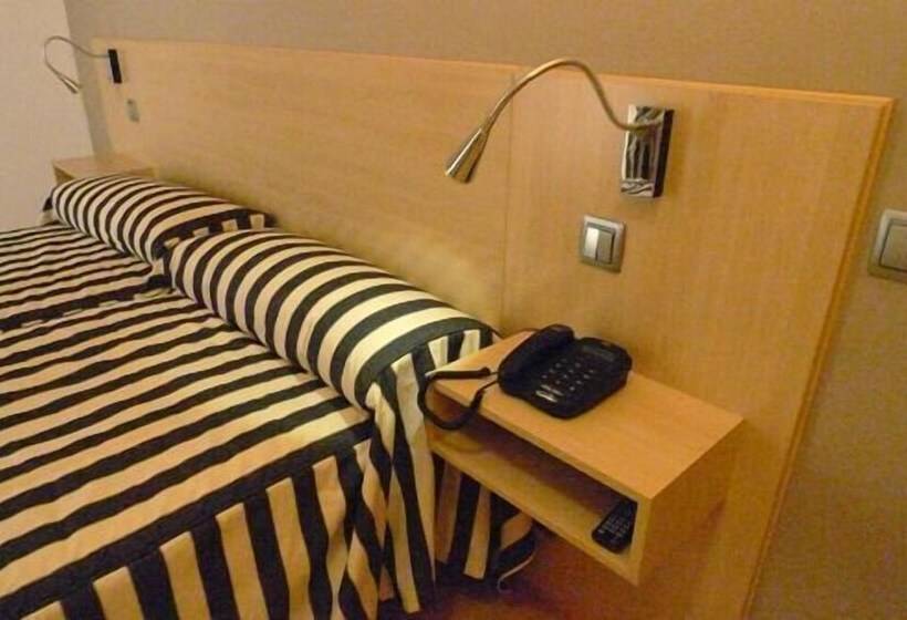 هتل Puerta De La Santa