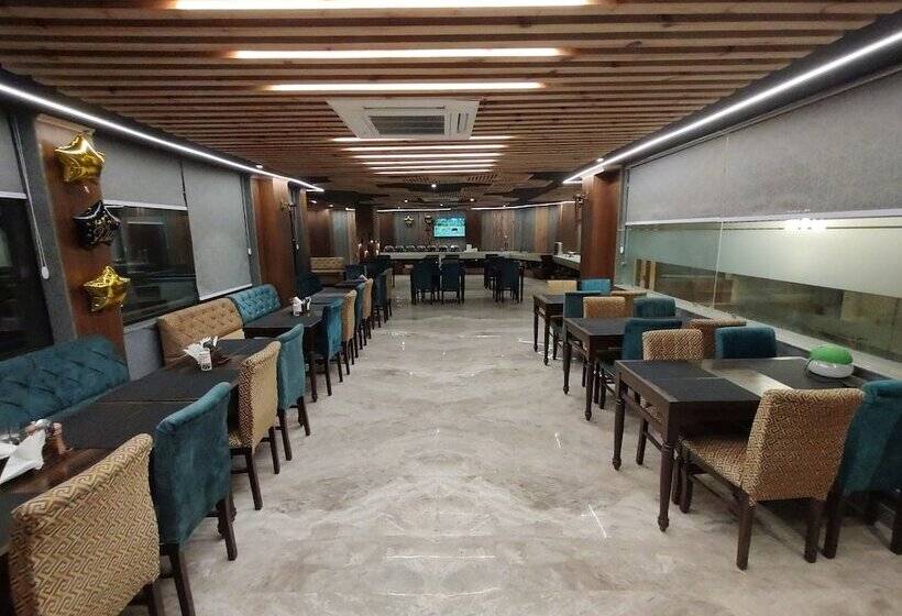 호텔 Sagrika Resort Dalhousie