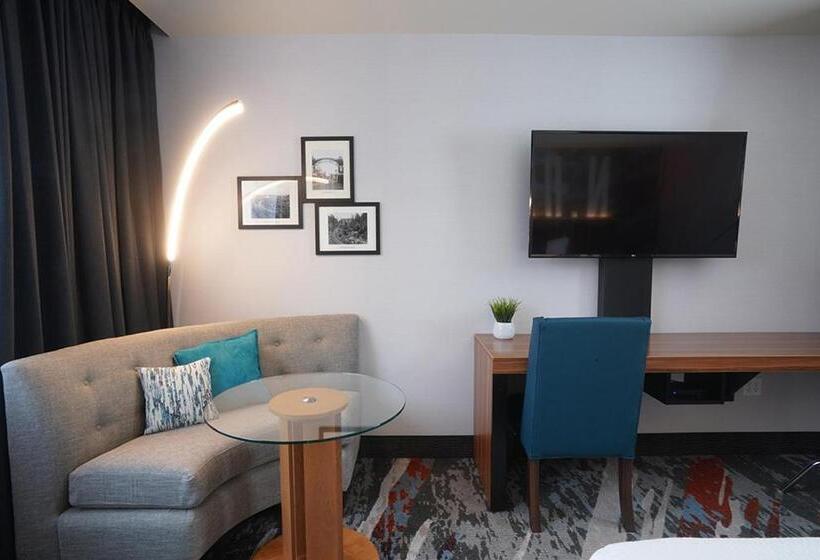 فندق Seven Feathers Casino Resort