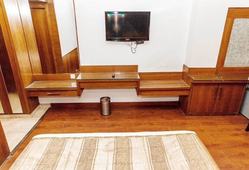 호텔 Subash International