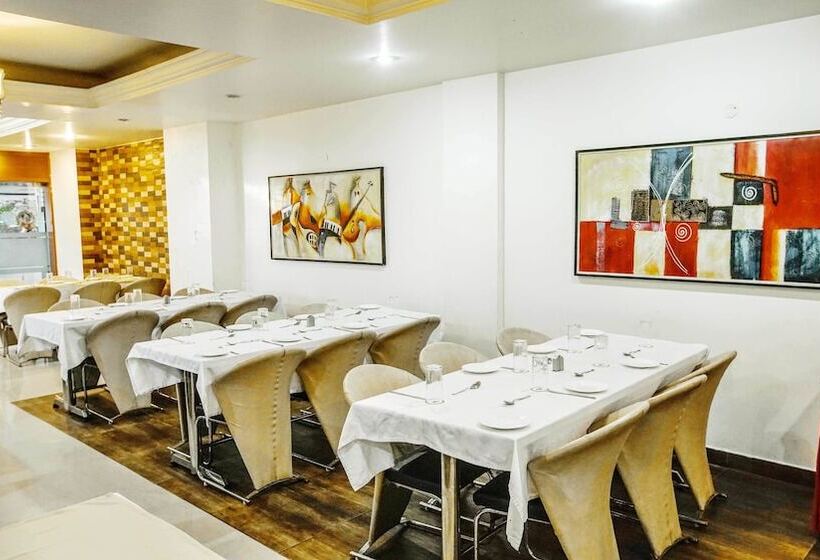 בית מלון כפרי Subash International