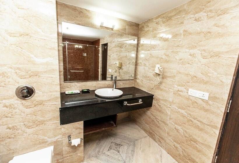 בית מלון כפרי Subash International