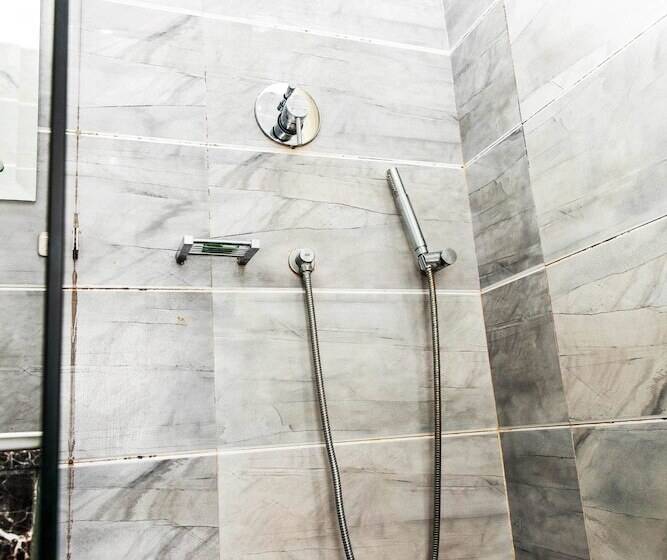 בית מלון כפרי Subash International