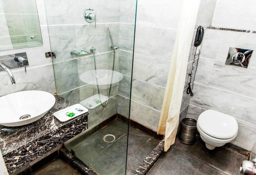 호텔 Subash International