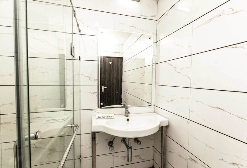 호텔 Subash International