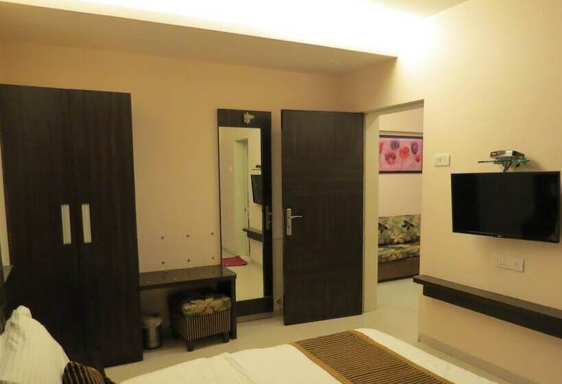 Отель Sunny International