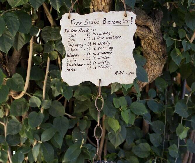 Отель Sunrock Guesthouse