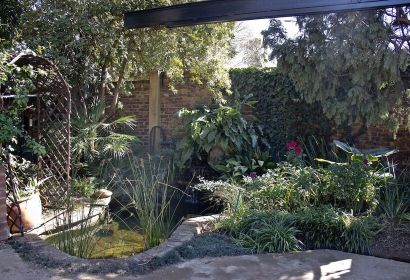 Отель Sunrock Guesthouse