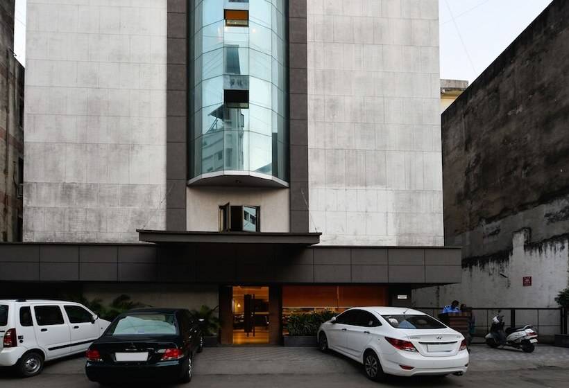 Click Hotel Vadodara 4 Mins Walk For The Railway Station