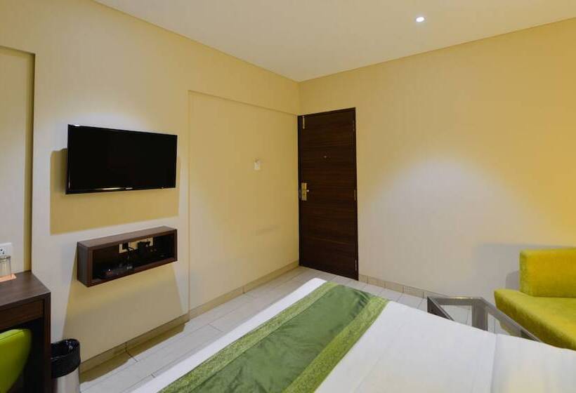 Click Hotel Vadodara 4 Mins Walk For The Railway Station