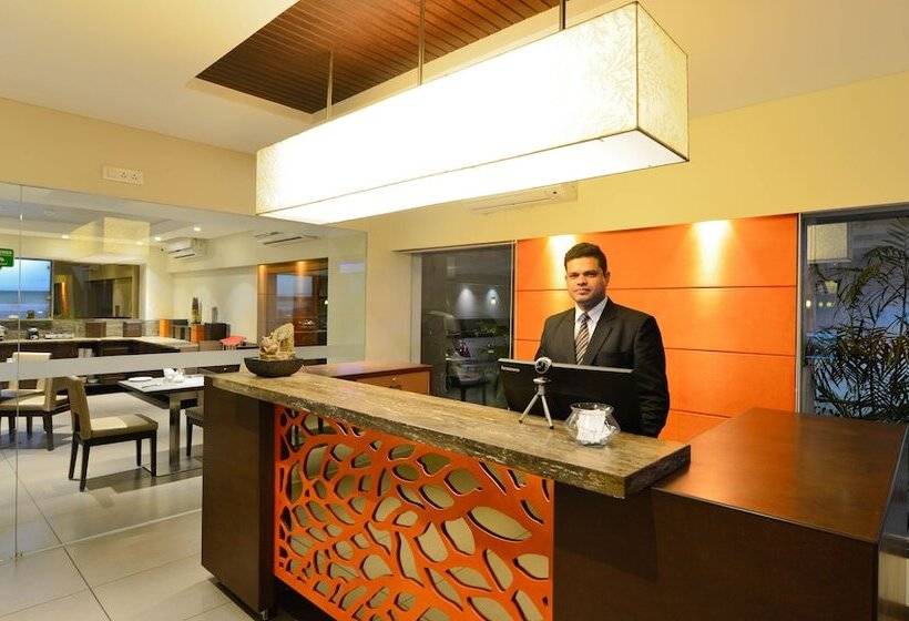 Click Hotel Vadodara 4 Mins Walk For The Railway Station