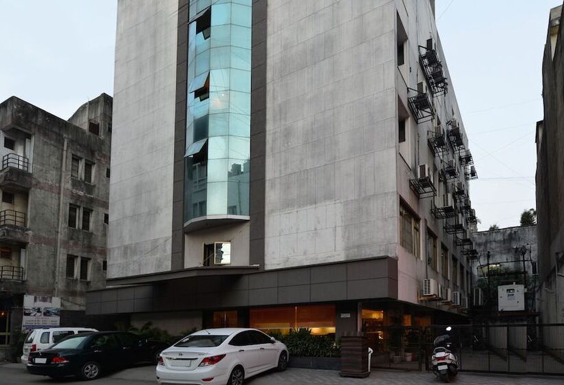 Click Hotel Vadodara 4 Mins Walk For The Railway Station