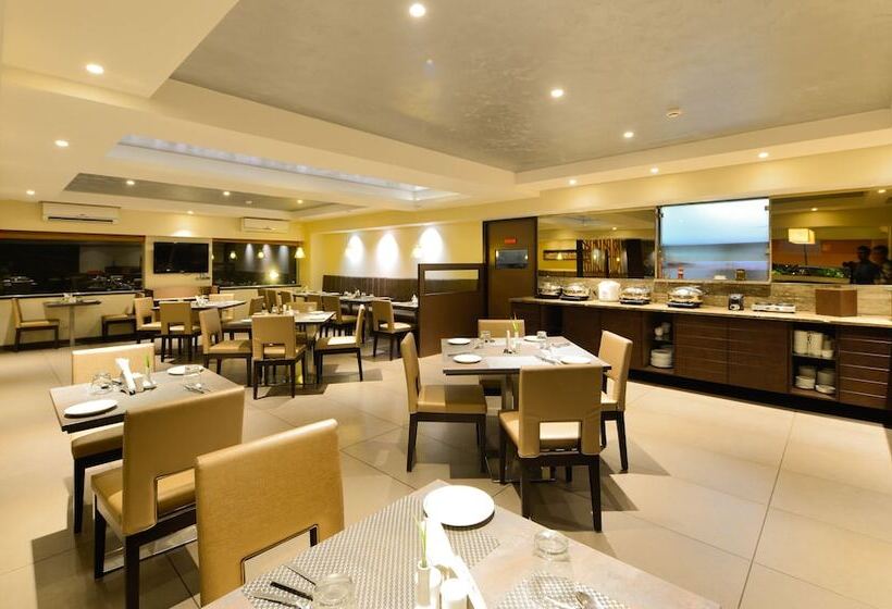 Click Hotel Vadodara 4 Mins Walk For The Railway Station