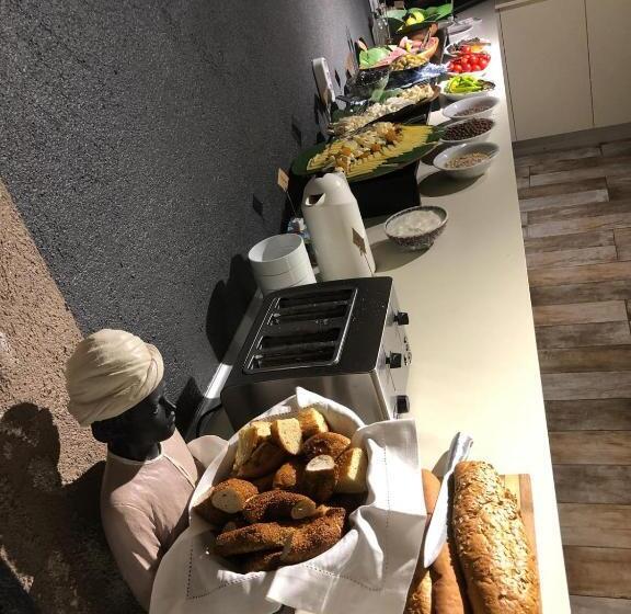 هتل The Constantine