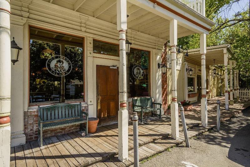 호텔 The Jack London Lodge