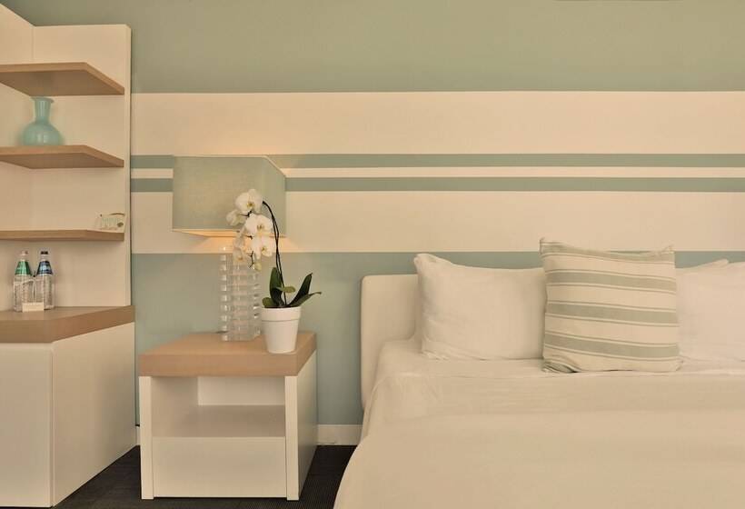 Отель The Local House