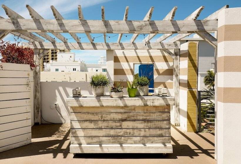 Отель The Local House