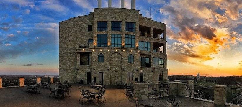 ホテル The Oread Lawrence, Tapestry Collection By Hilton