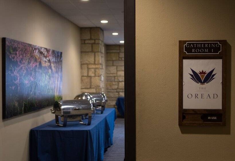 ホテル The Oread Lawrence, Tapestry Collection By Hilton