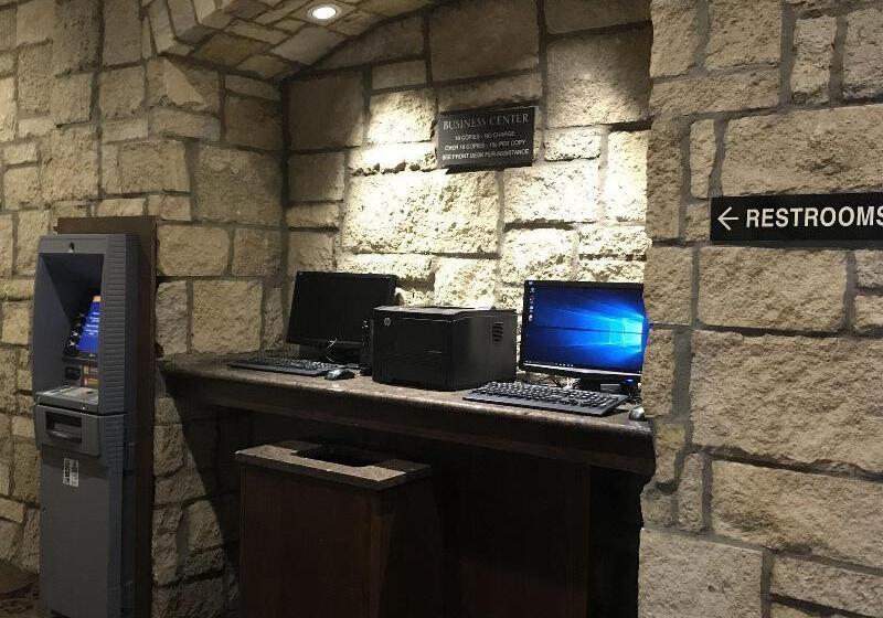 ホテル The Oread Lawrence, Tapestry Collection By Hilton