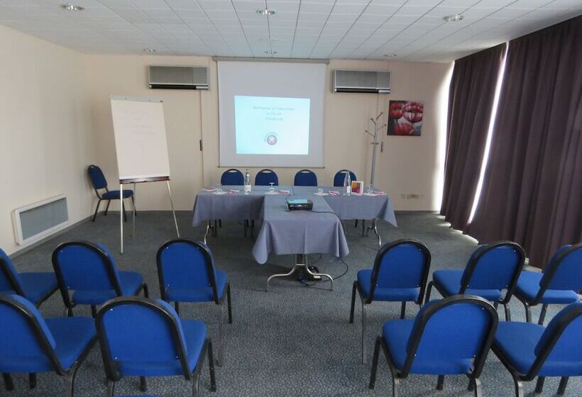 酒店 The Originals City, Hôtel Le Forum, Strasbourg Nord