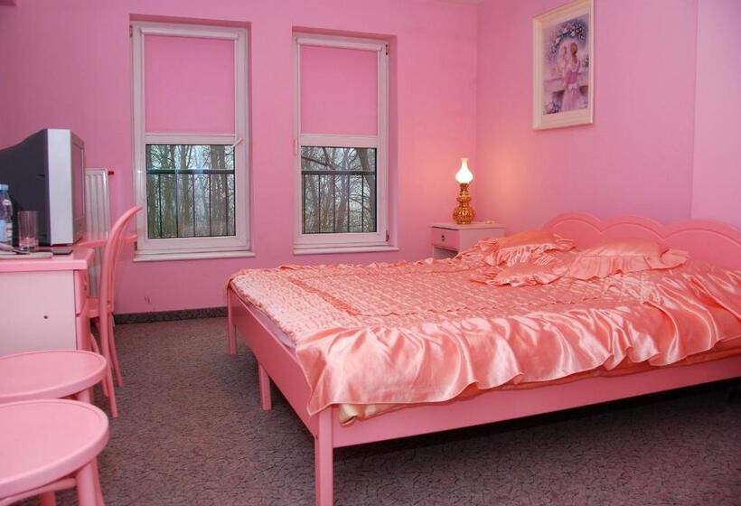 호텔 Noclegi U Marii