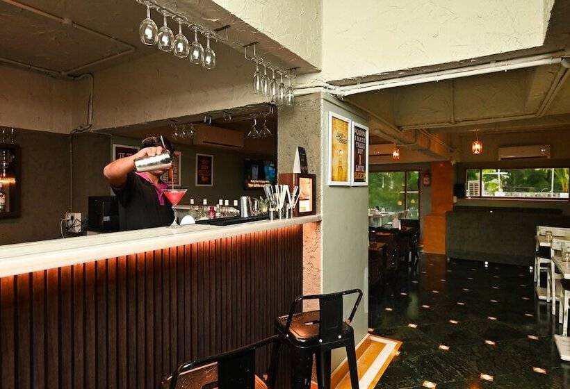 בית מלון כפרי Vits Sharanam Thane