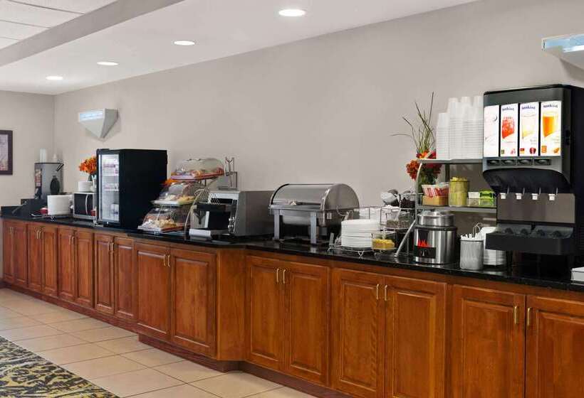 Отель Wingate By Wyndham Bentonville