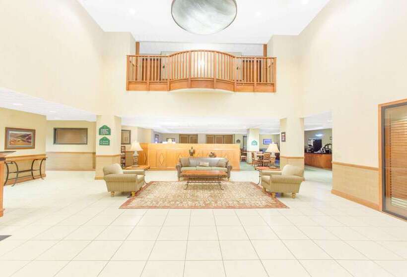 Отель Wingate By Wyndham Bentonville