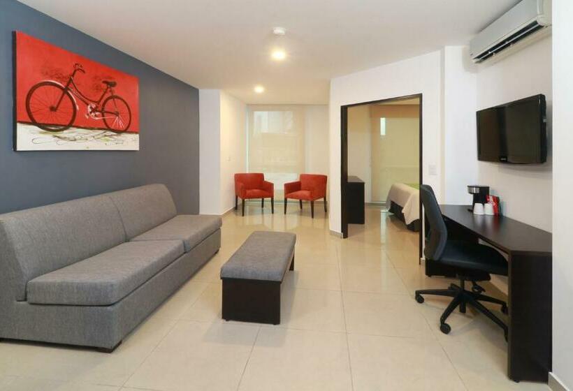 فندق Wyndham Garden Guadalajara Acueducto