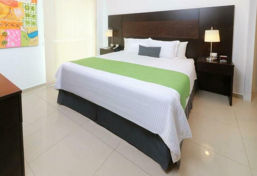 فندق Wyndham Garden Guadalajara Acueducto