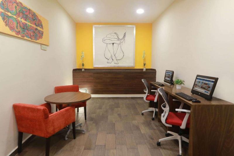 فندق Wyndham Garden Guadalajara Acueducto