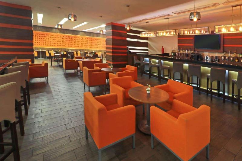 فندق Wyndham Garden Guadalajara Acueducto