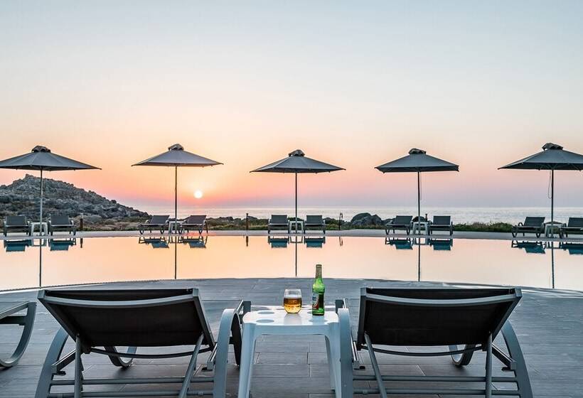 Kavos Hotel & Suites