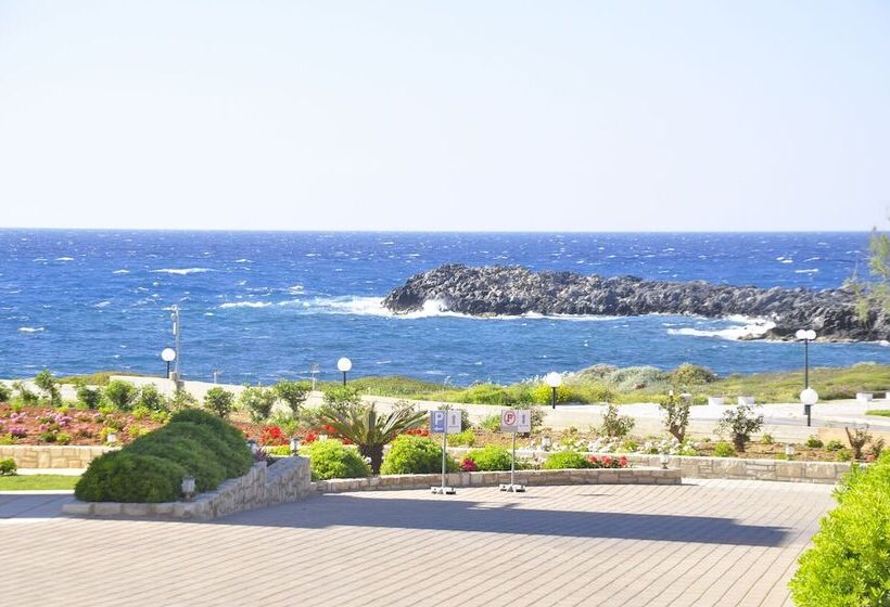 Kavos Hotel & Suites