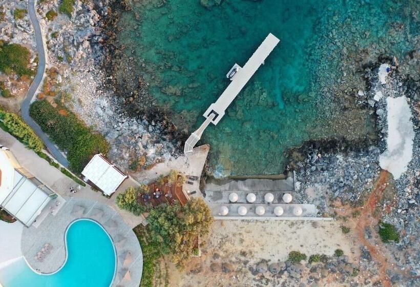 Kavos Hotel & Suites