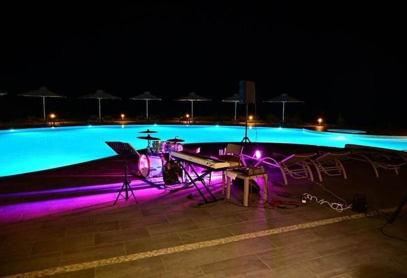 Kavos Hotel & Suites