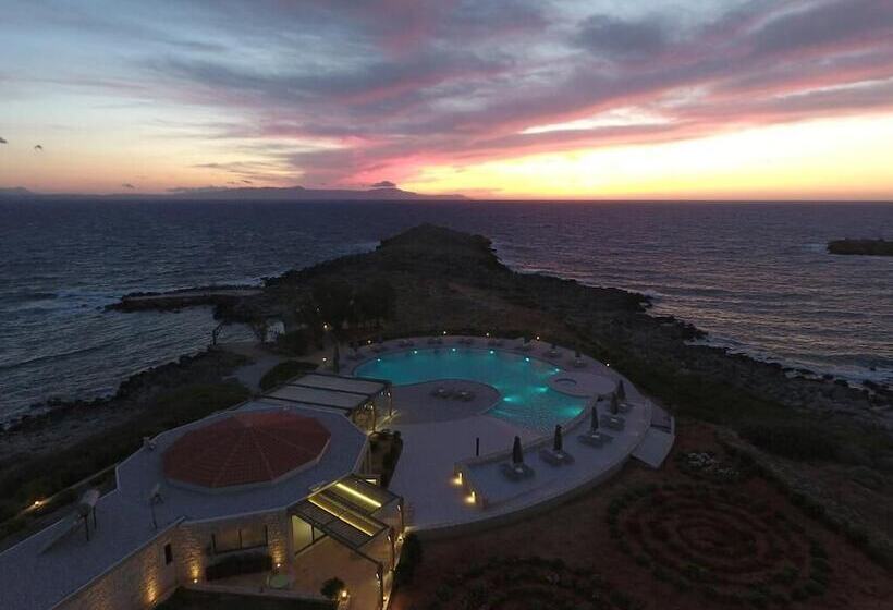 Kavos Hotel & Suites