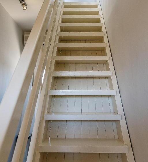 Kavos Hotel & Suites