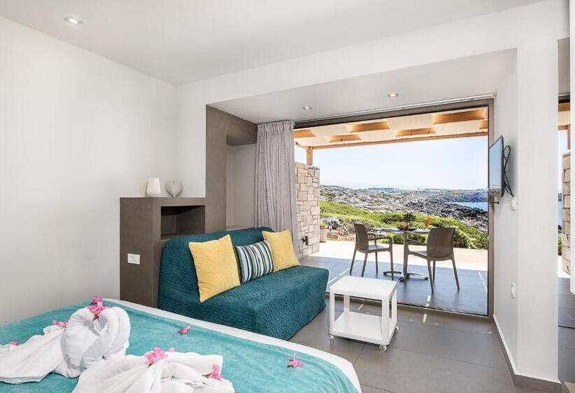 Kavos Hotel & Suites