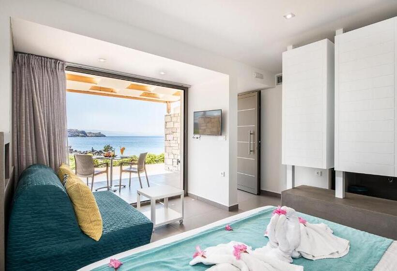 Kavos Hotel & Suites