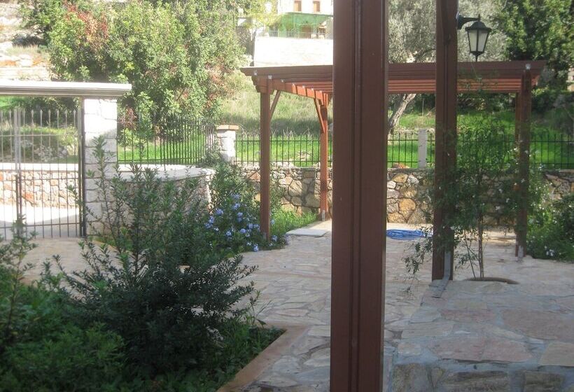 Traditional Hotel Ianthe