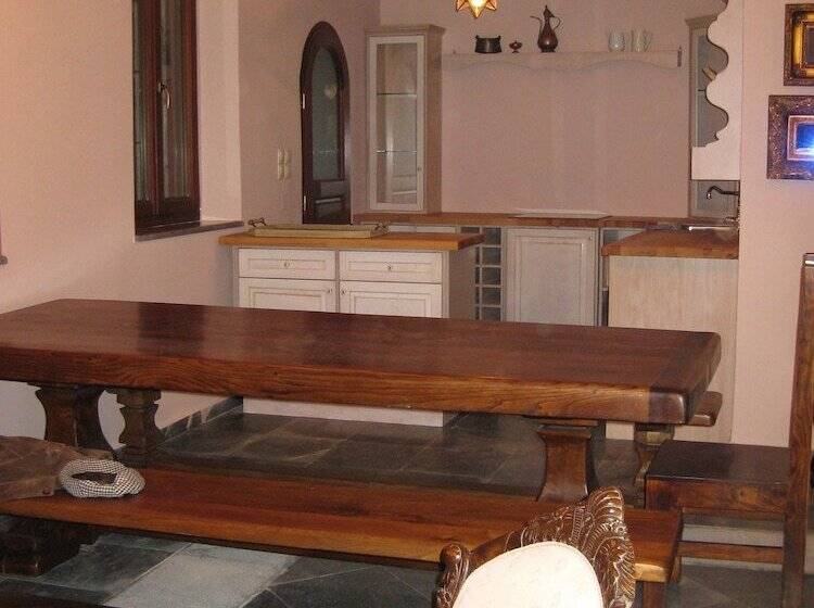 Traditional Hotel Ianthe