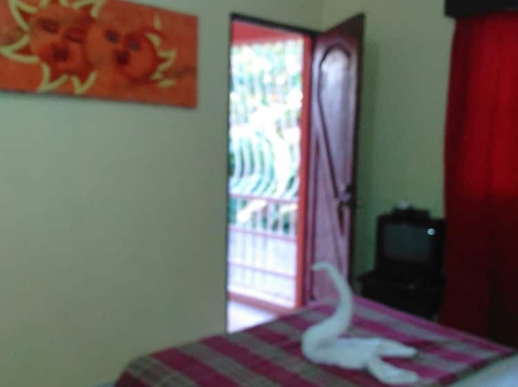 Aparta Hotel Vista Tropical