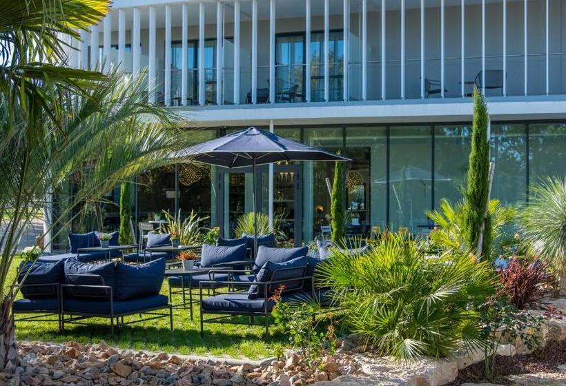 Golden Tulip Lyon Ouest Techlid Hotel & Spa