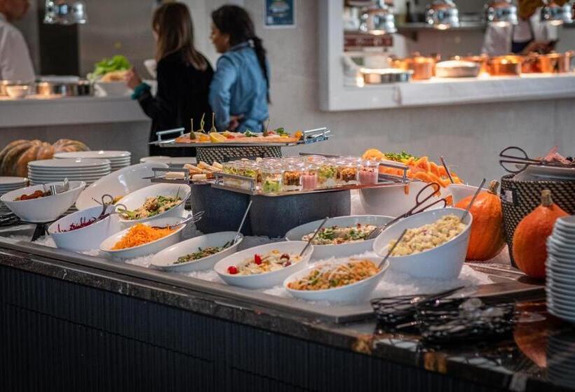 Golden Tulip Lyon Ouest Techlid Hotel & Spa