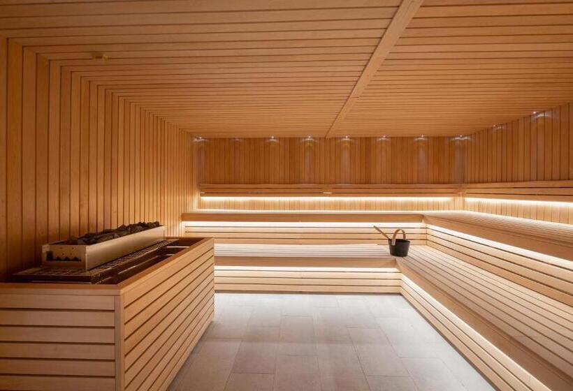 Golden Tulip Lyon Ouest Techlid Hotel & Spa