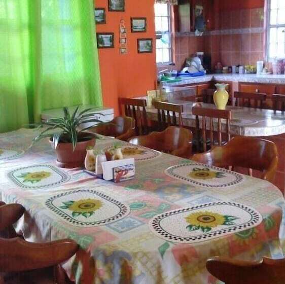 호텔 Mama Bella Hostel